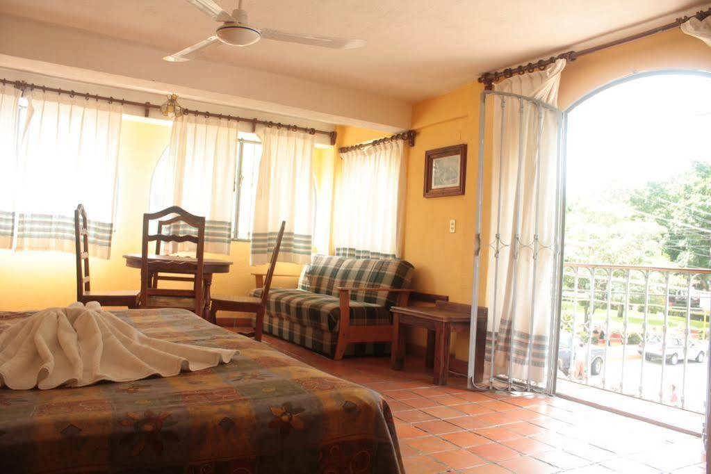 Hotel Casa Shaguiba Crucecita  Exterior foto