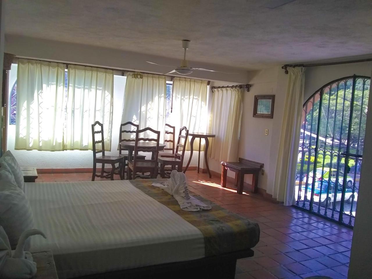 Hotel Casa Shaguiba Crucecita  Exterior foto